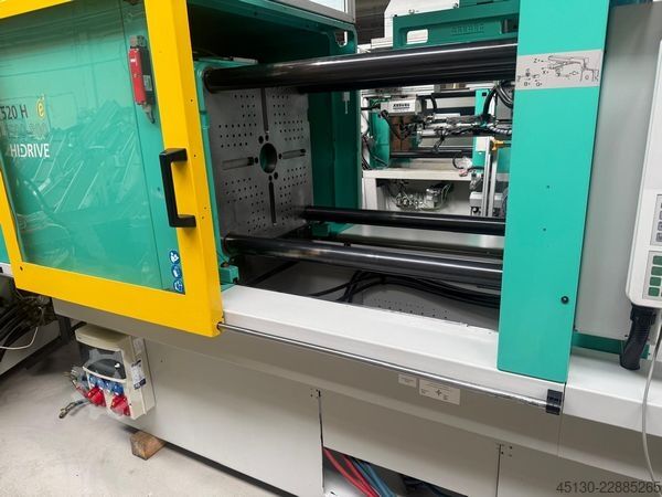 Spritzgießmaschine Arburg 520H 1500-800 e²