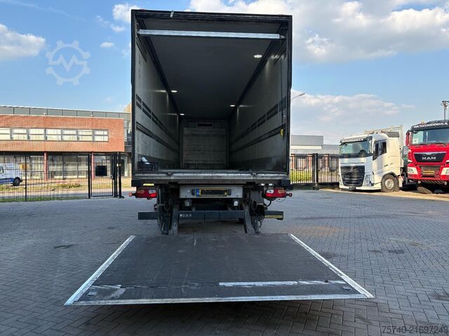 BE-Auflieger Schmitz SKO 18 + STUURAS + LOADLIFT + CARRIER