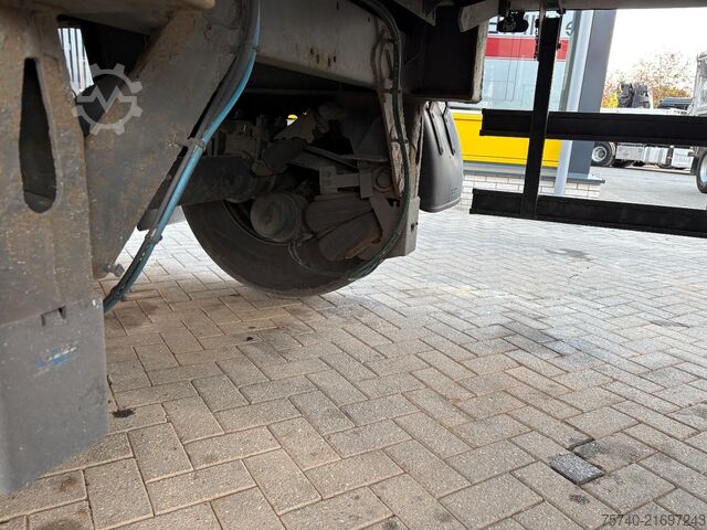 BE-Auflieger Schmitz SKO 18 + STUURAS + LOADLIFT + CARRIER