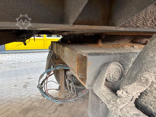 BE-Auflieger Schmitz SKO 18 + STUURAS + LOADLIFT + CARRIER