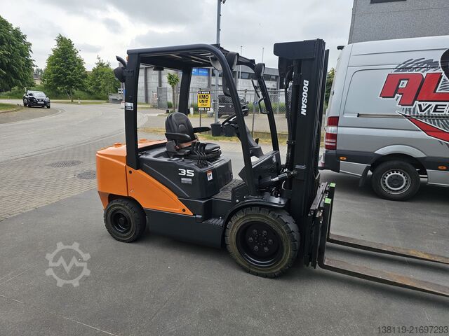 Gabelstapler DOOSAN D35
