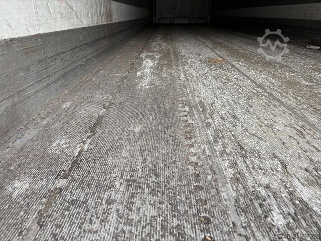 Kühl-/Tiefkühltransport Schmitz SKO 18/LZG + STUURAS + LOADLIFT + CARRIER