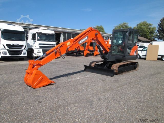 Kettenbagger DOOSAN DX60*38 KW*YANMAR MOTOR*