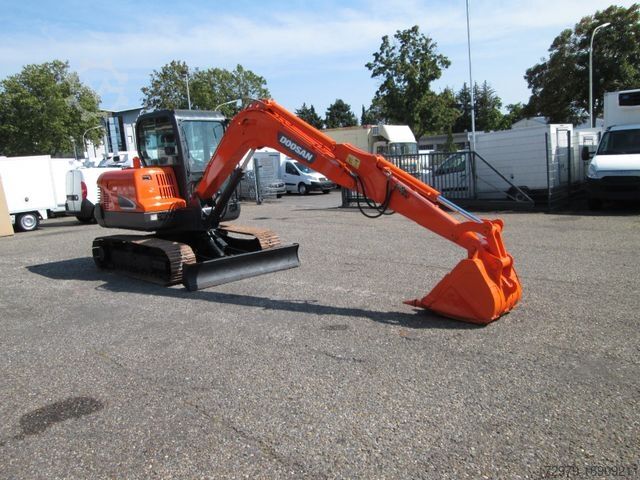 Kettenbagger DOOSAN DX60*38 KW*YANMAR MOTOR*