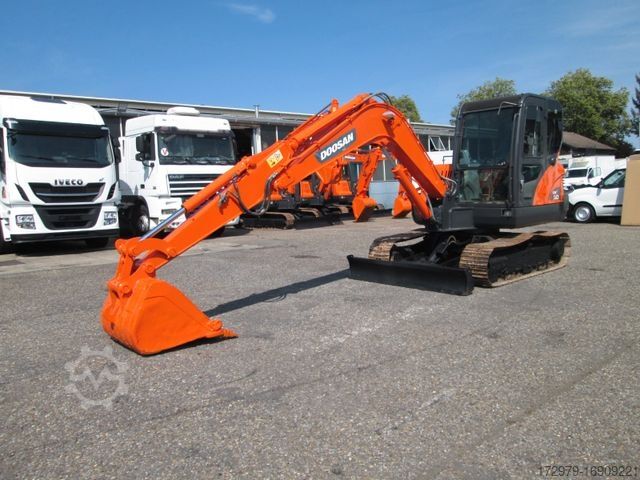 Kettenbagger DOOSAN DX60*38 KW*YANMAR MOTOR*