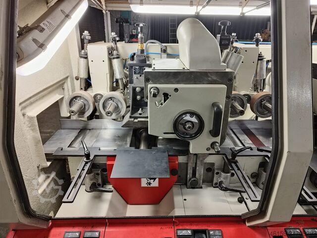 Hobel- und Kehlautomat WEINIG HYDROMAT  (9 spindle)