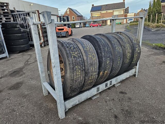 Chassis Several TRAILER TIRE. 275/70 R 22.5