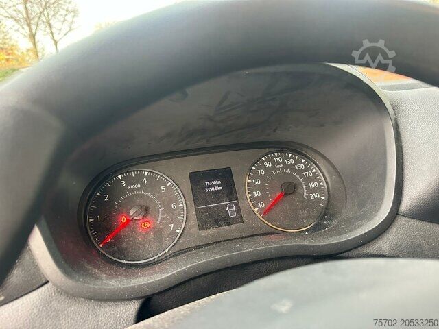 Viehtransporter Renault Master Nuyts 1-2 Pferde Hengsttrennung