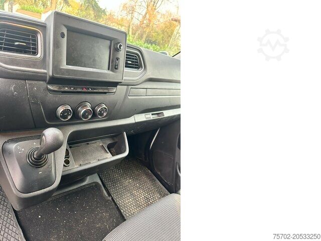Viehtransporter Renault Master Nuyts 1-2 Pferde Hengsttrennung