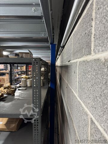 Demountable storage platform  