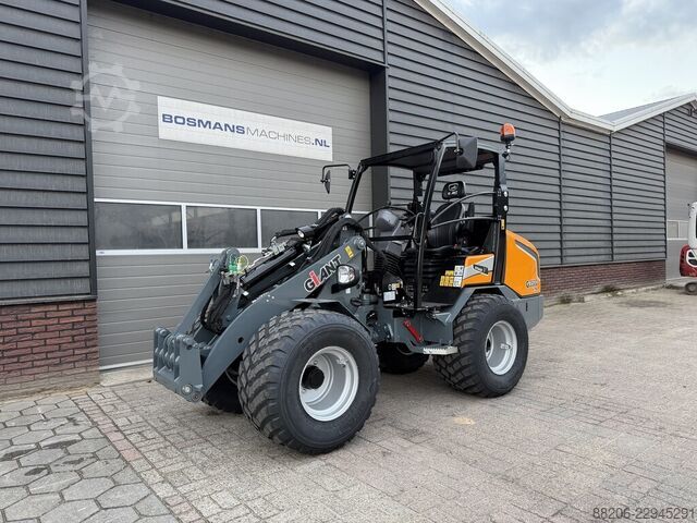 Giant G3500 X-TRA loader NEW GIANT G3500 X-TRA shovel NIEUW