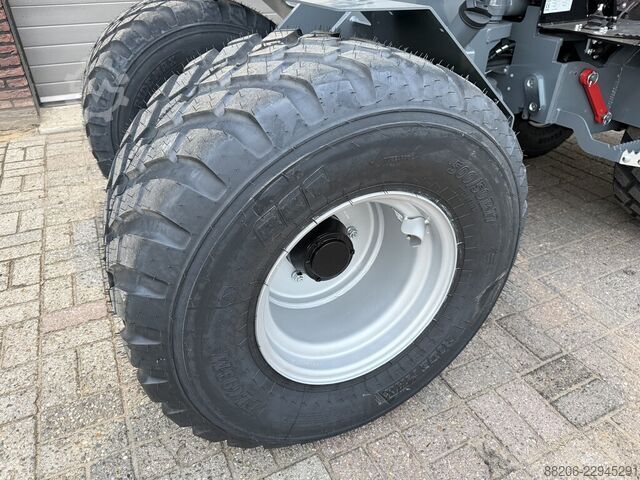 Giant G3500 X-TRA loader NEW GIANT G3500 X-TRA shovel NIEUW