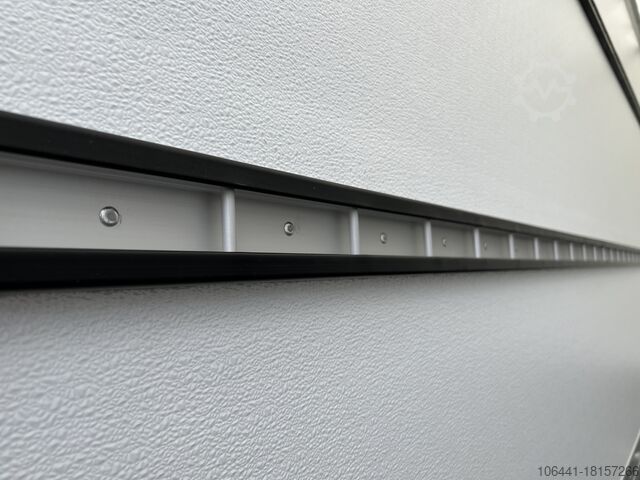 Transporter with suitcase MERCEDES-BENZ Sprinter 519 Möbelkoffer mit Türen