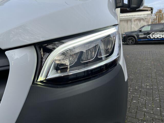 Transporter with suitcase MERCEDES-BENZ Sprinter 519 Möbelkoffer mit Türen