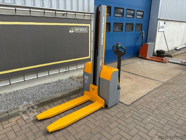 VS-22832 Compact stacker Jungheinrich EMC110 JUNGHEINRICH EMC110