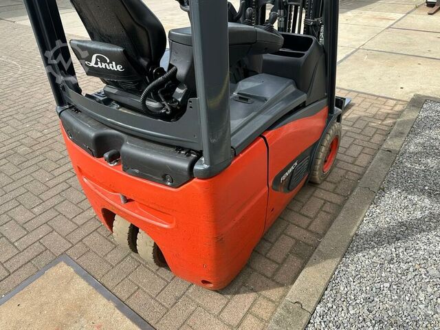 VS-22813 Electric triplex forklift Linde E12 COMPACT LINDE E12