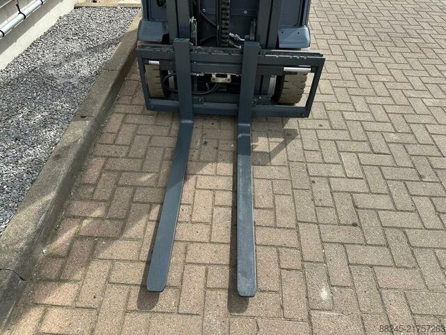 VS-22813 Electric triplex forklift Linde E12 COMPACT LINDE E12