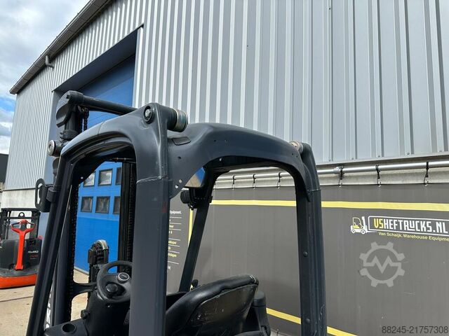VS-22814 Electric triplex forklift Linde E12 COMPACT LINDE E12