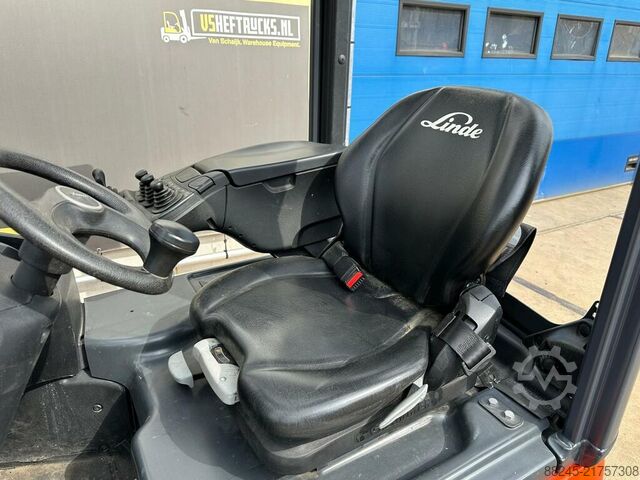 VS-22814 Electric triplex forklift Linde E12 COMPACT LINDE E12