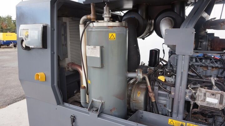 Screw compressor Atlas Copco XAHS237
