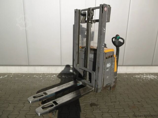 Electric pedestrian stacker JUNGHEINRICH EJC 212z G115-250ZT