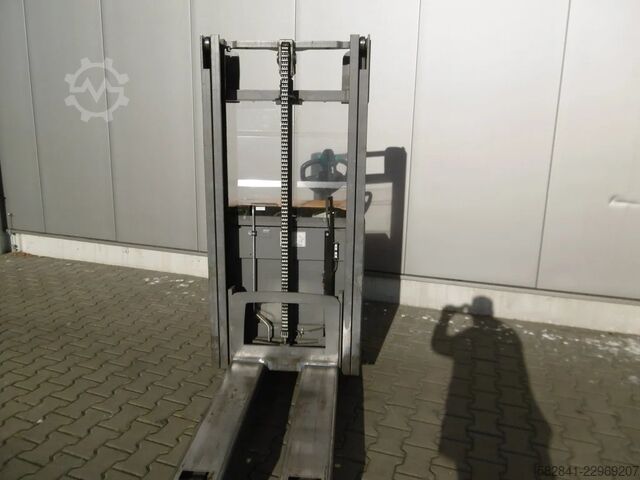 Electric pedestrian stacker JUNGHEINRICH EJC 212z G115-250ZT