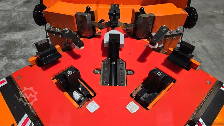 Pneumatic beading machine Tekna TK266