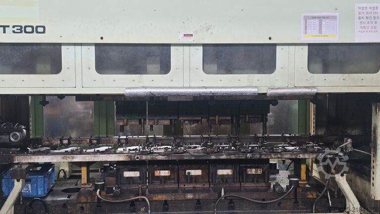 Transfer press KOMATSU E2T300