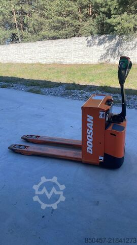 Electric Pallet Trucks Doosan LEDH20 M