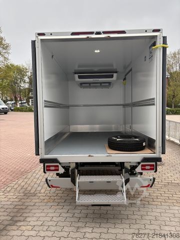 Refrigerator body van RENAULT MasterL2 mit Tiefkühlkoffer ThermoKing V500, AHK