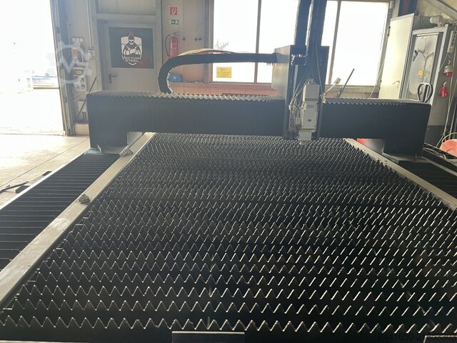 Laserschneidmaschine Raycus LX3015C