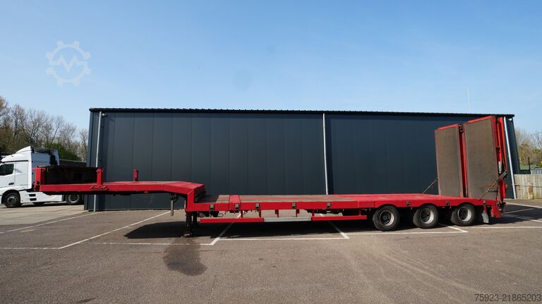 Semi low-loader Nooteboom MCO-48-03V 3 axle semi low loader extendable