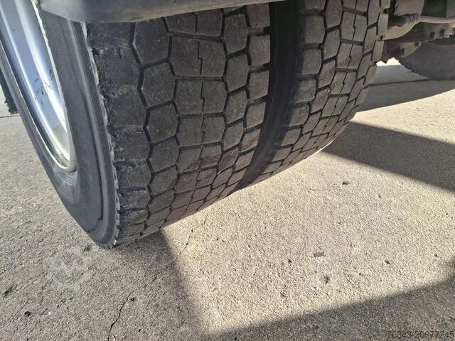 Box truck RENAULT D12-210 - E6