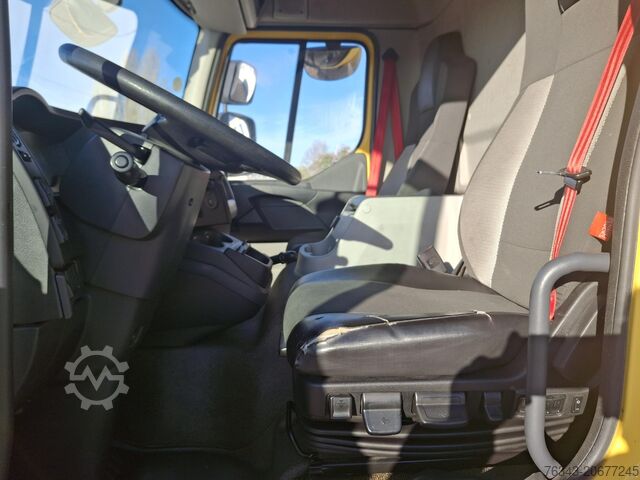 Box truck RENAULT D12-210 - E6