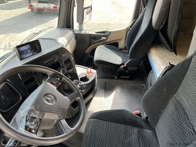 Tipper truck Mercedes-Benz Actros 2545