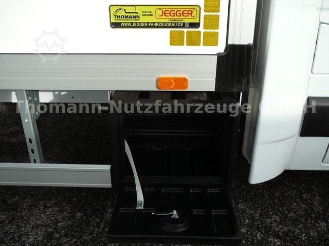 Box van RENAULT Master RED Koffer Türen Premium Aktivsitz