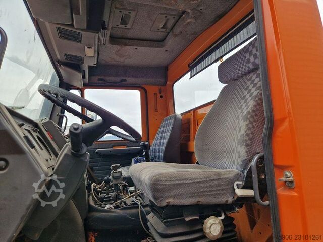 Flatbed truck Mercedes-Benz Unimog