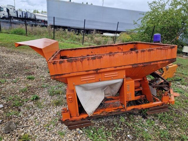 Flatbed truck Mercedes-Benz Unimog