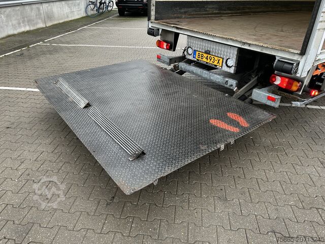 Koffer DAF LF 210 FA / 12 Ton / 450 dkm / Tacho V2 / Box /...