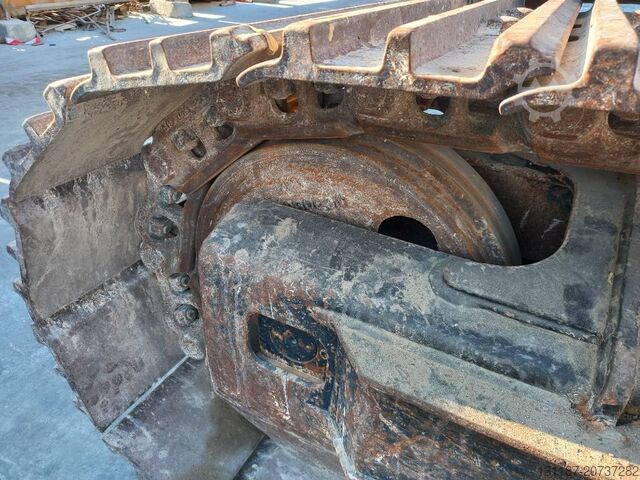 Raupenbagger Hitachi ZX220LC (Abu Dhabi)