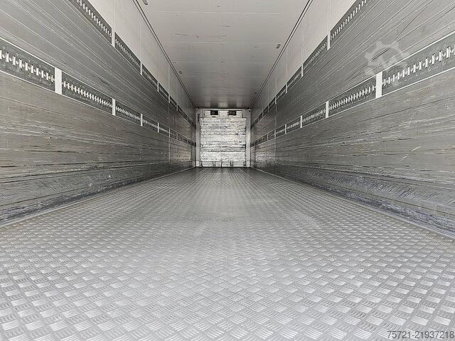 Refrigerated/frozen transport SCHMITZ SKO24 CARRIER 2X LIFT AXLE