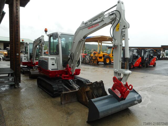 Mini excavator Takeuchi TB 235 mit POWERTILT