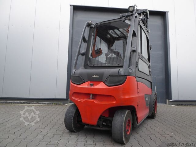 Electric 4-wheel forklift Linde E50HL-01
