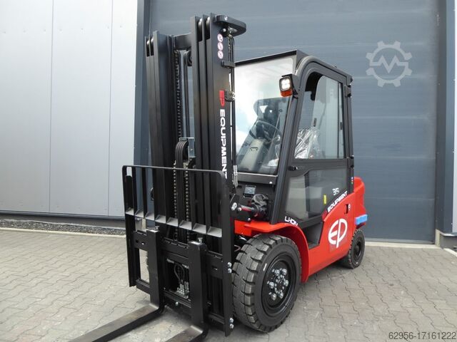 Electric 4-wheel forklift EP EP Equipment EFL353