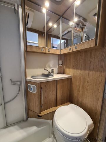 Semi-integrated camper LMC Cruiser 663 G Grey Selection 150 *Solar + WR*