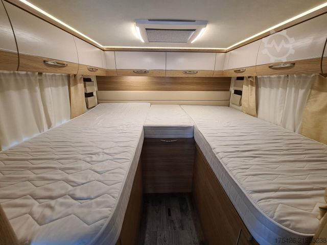 Semi-integrated camper LMC Cruiser 663 G Grey Selection 150 *Solar + WR*