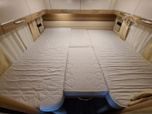 Semi-integrated camper LMC Cruiser 663 G Grey Selection 150 *Solar + WR*