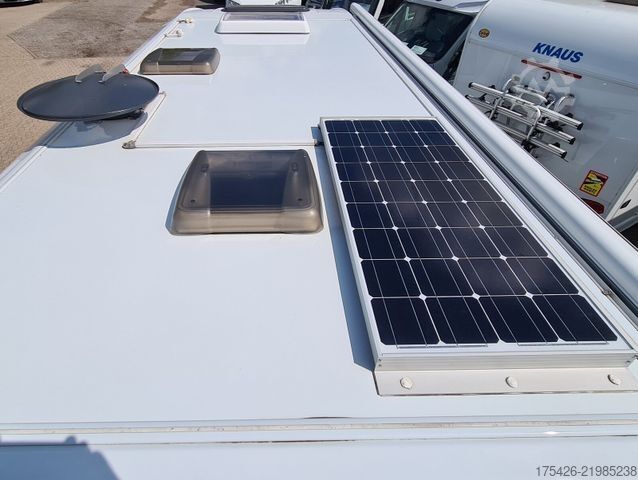 Semi-integrated camper LMC Cruiser 663 G Grey Selection 150 *Solar + WR*