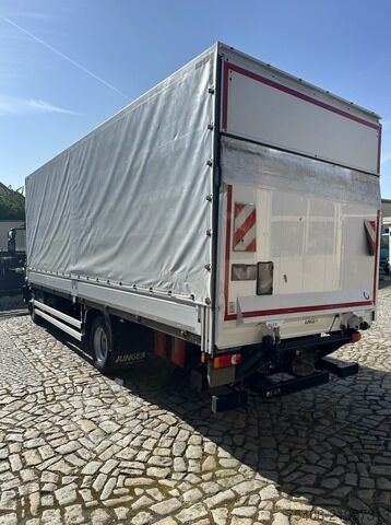 Flatbed truck with tarp iveco 120-250 Eurocargo rechts Schiebeplane LBW