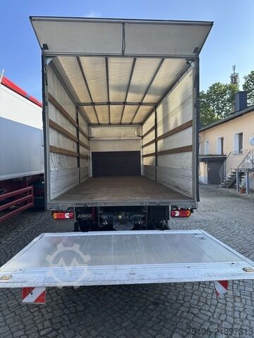 Flatbed truck with tarp iveco 120-250 Eurocargo rechts Schiebeplane LBW